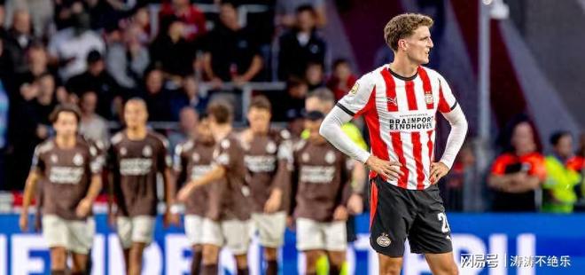 是赢得掌声 是赢得掌声