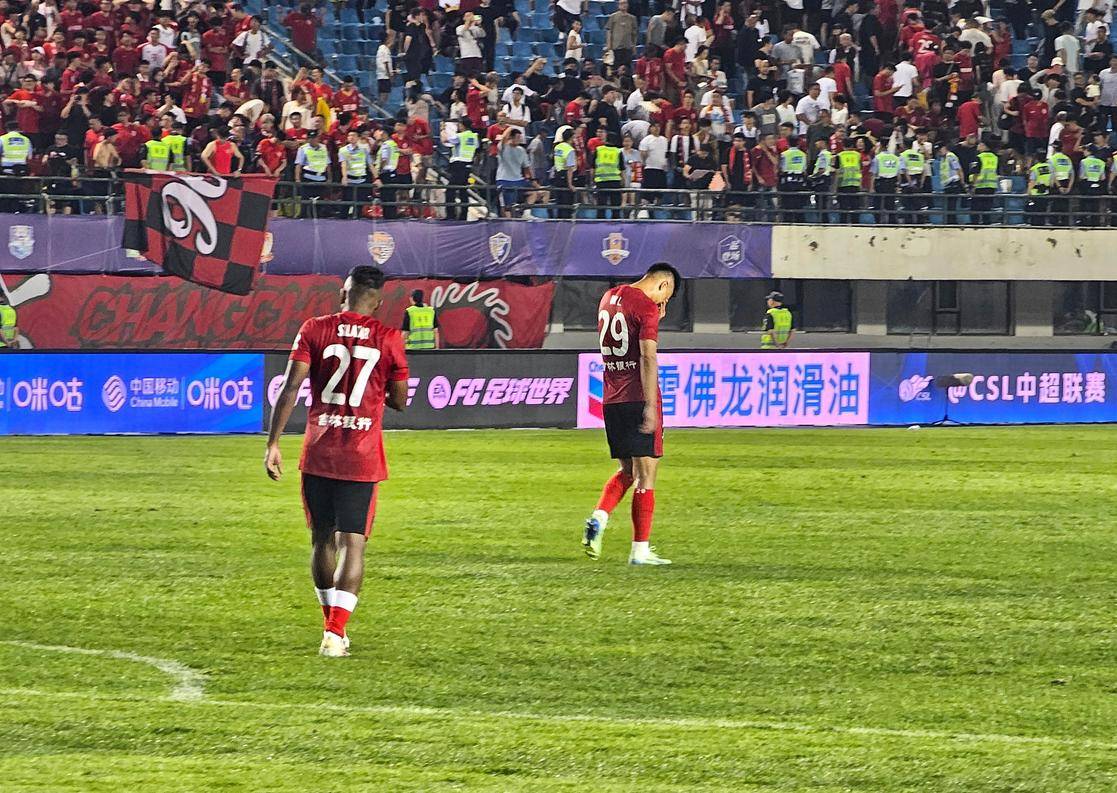 上明显高于 上明显高于