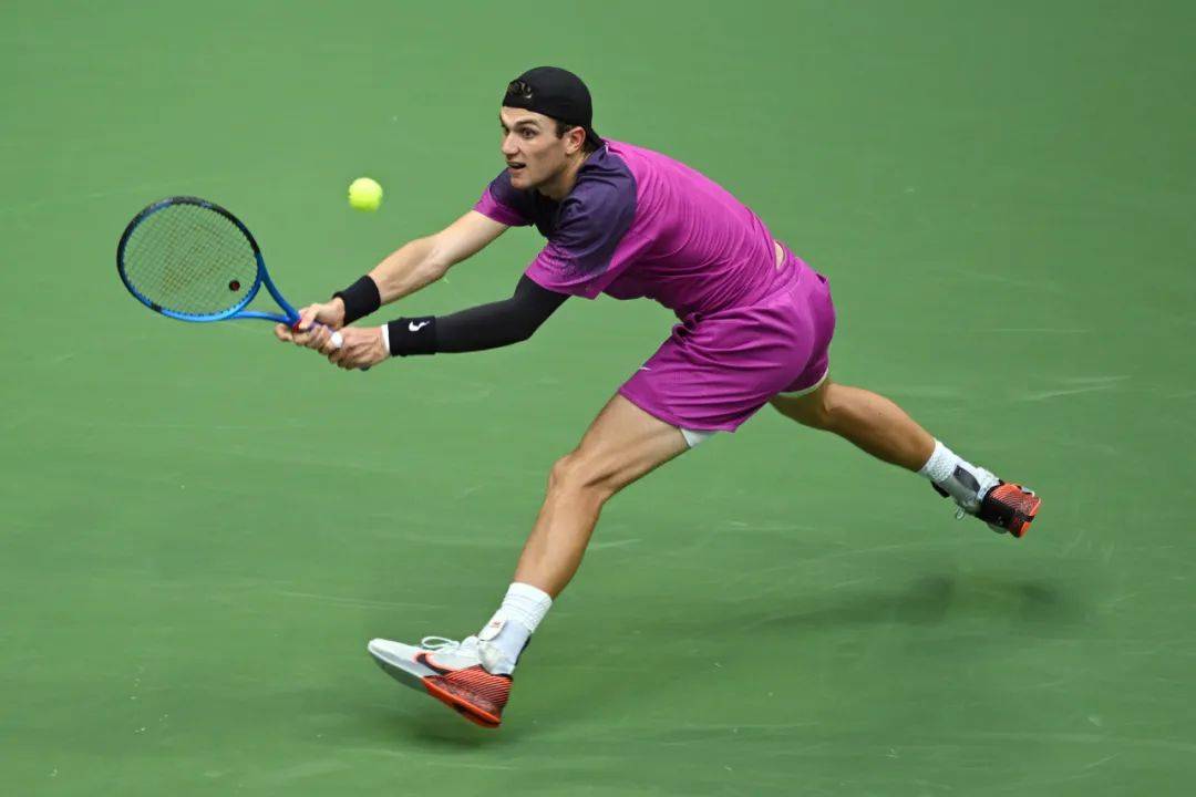 通过一系列 通过一系列