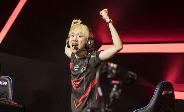 高水平的足 高水平的足